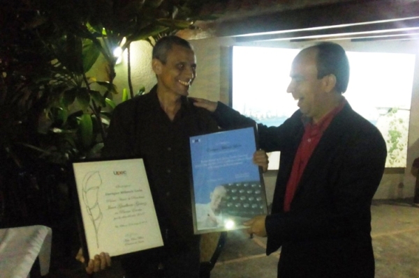Premian en Venezuela a periodista camagüeyano