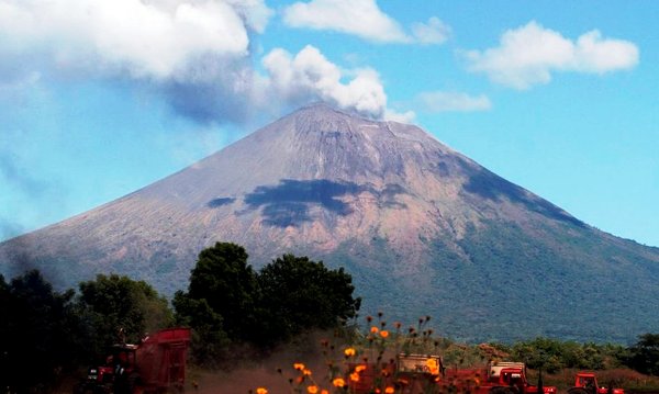 Mantienen vigilancia en Nicaragua sobre el volcán San Cristóbal