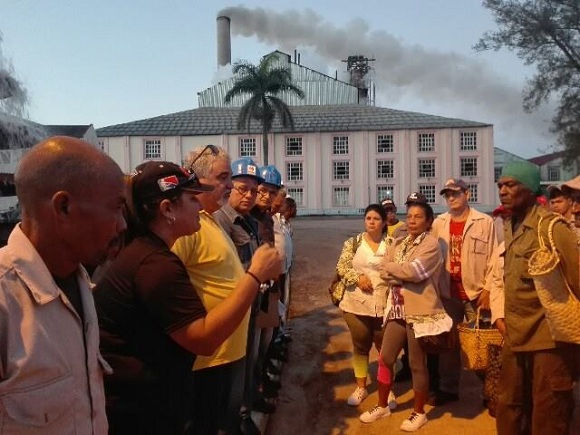 Central azucarero camagüeyano sigue entre los mejores del país en la actual zafra Central azucarero camagüeyano sigue entre los mejores del país en la actual zafra