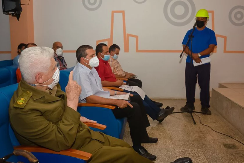 Puntualizó Ramiro Valdés indicadores del níquel e inversiones electroenergéticas en la provincia de Holguín (+Fotos)