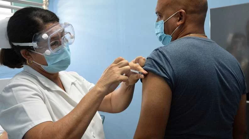 Agencia británica de prensa Reuters destaca vacunación anti-COVID-19 en Cuba