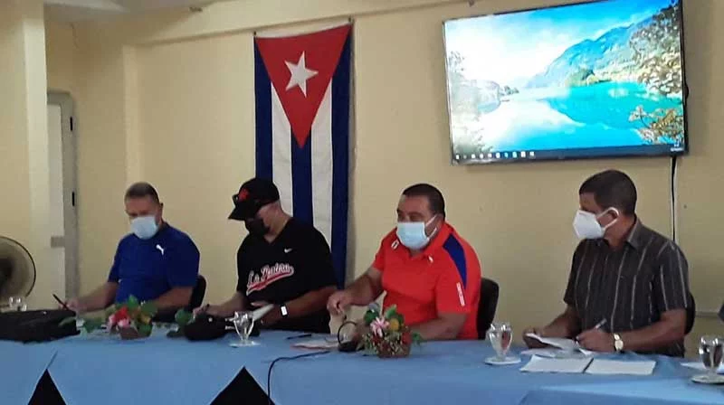 Destacan importancia de vincular a las glorias deportivas a la formación de atletas