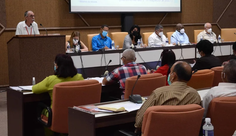 Vicepresidente cubano reitera prioridad de la empresa estatal en la producción de alimentos
