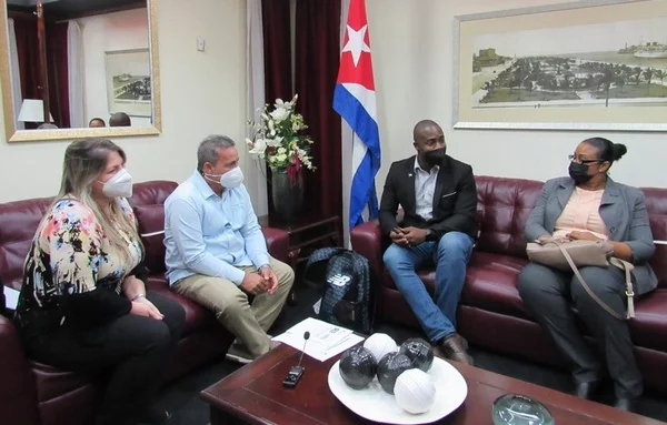 Inicia visita a Cuba dirigente deportivo de Santa Lucía
