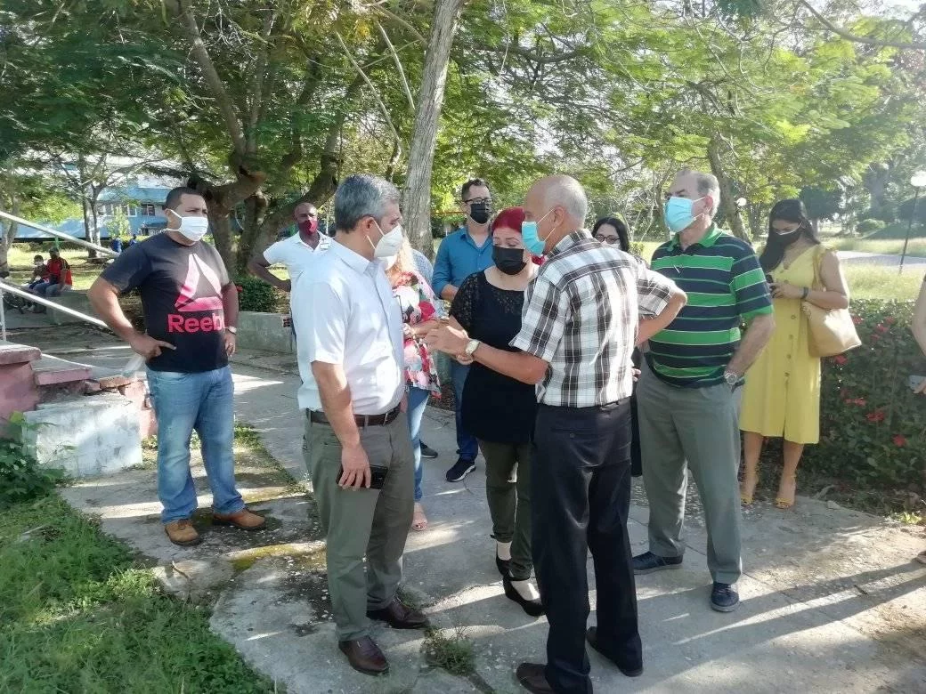 Viceprimer ministro Perdomo Di-Lella chequea en Camagüey aseguramientos para la docencia presencial (+ Post)