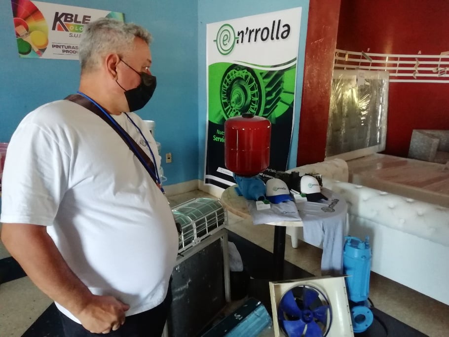 El PDL Esnell Enrolla fue uno de los participantes en la Primera Feria Emprendimiento Camagüey.