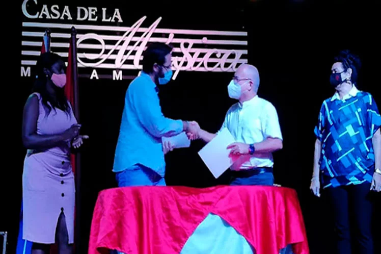 Alianza entre disquera y academia potencia industria musical de Cuba