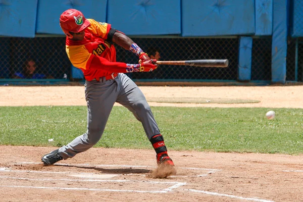 Cocodrilos vencieron a Alazanes en primer juego de la 61 Serie Nacional de Béisbol
