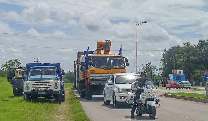 Eléctricos de Camagüey parten a Artemisa para apoyar recuperación tras paso de Ian (+ Fotos)