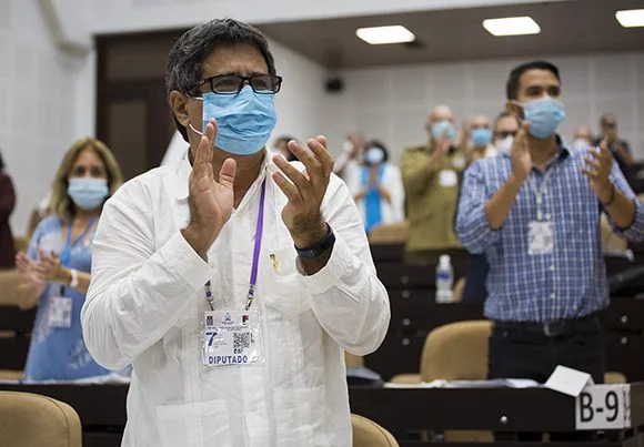 Intervención del Ministro de Salud Pública en la Asamblea Nacional, hoy en Mesa Redonda