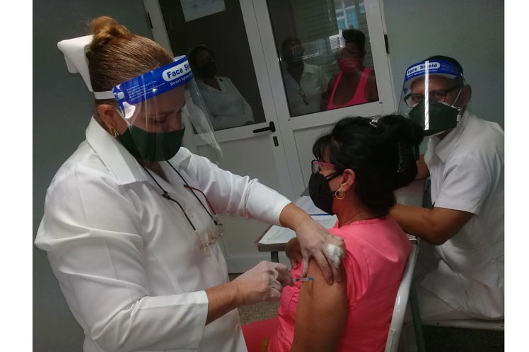 El 55,3 por ciento de la población cubana tiene el esquema completo de la vacunación anti COVID-19