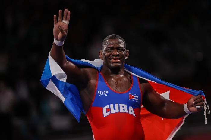 Felicitó presidente de Cuba al tetramonarca olímpico Mijaín López