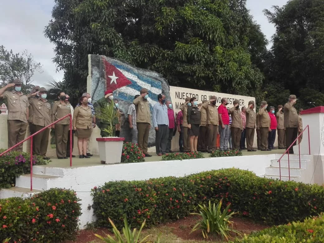 Conmemoran en Camagüey aniversario 65 del desembarco del Granma y Día de las FAR (+ Fotos)