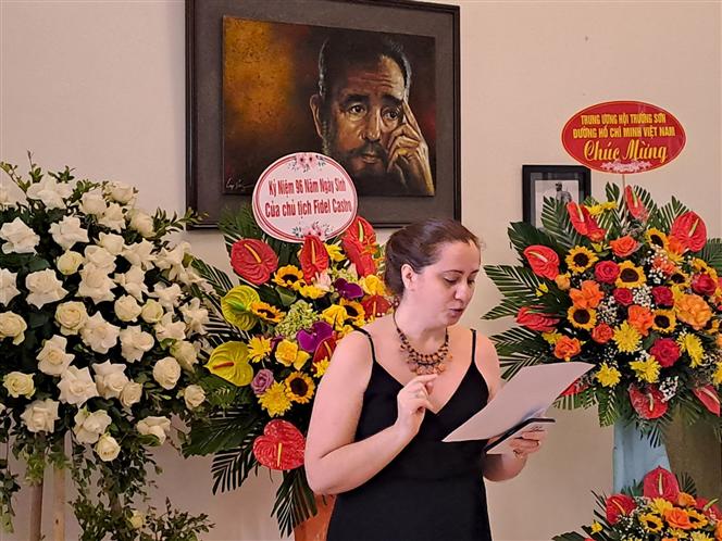 Vietnamitas y cubanos rinden sentido tributo a Fidel Castro en Hanoi (+ Foto)