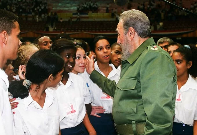 Primer ministro de Cuba envió felicitaciones a los jóvenes cubanos