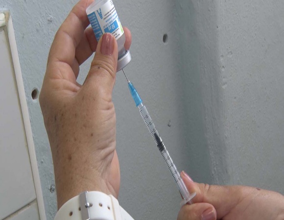 Más de 30 mil habaneros recibieron este martes dosis de refuerzo antiCOVID-19