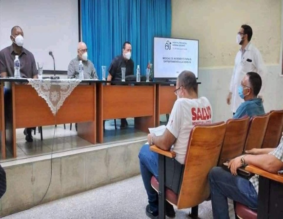 Recorre viceprimer ministro Tapia Fonseca instalaciones hospitalarias en Ciego de Ávila