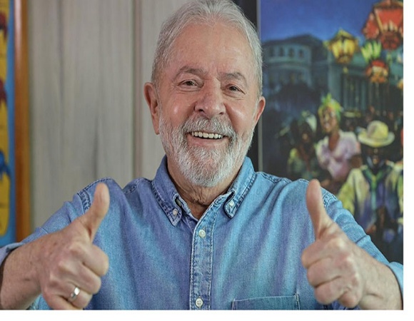 Lula encabeza encuestas rumbo a elecciones en Brasil