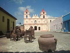 El recorrido de los turoperadores por Camagüey incluyó a la Plaza del Carmen. (Foto: Archivo).