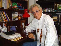 Escritor camagüeyano nominado al premio Rómulo Gallegos