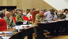 Reafirma Raúl Castro protagonismo de movimiento obrero cubano en la economía