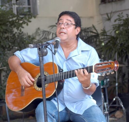 Le troubadour cubain Angel Quintero meurt à La Havane