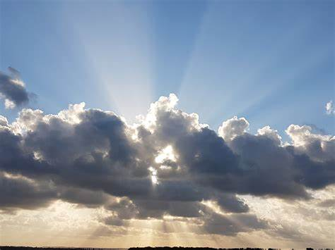 Tarde fresca y aisladas lluvias en zonas de la costa norte