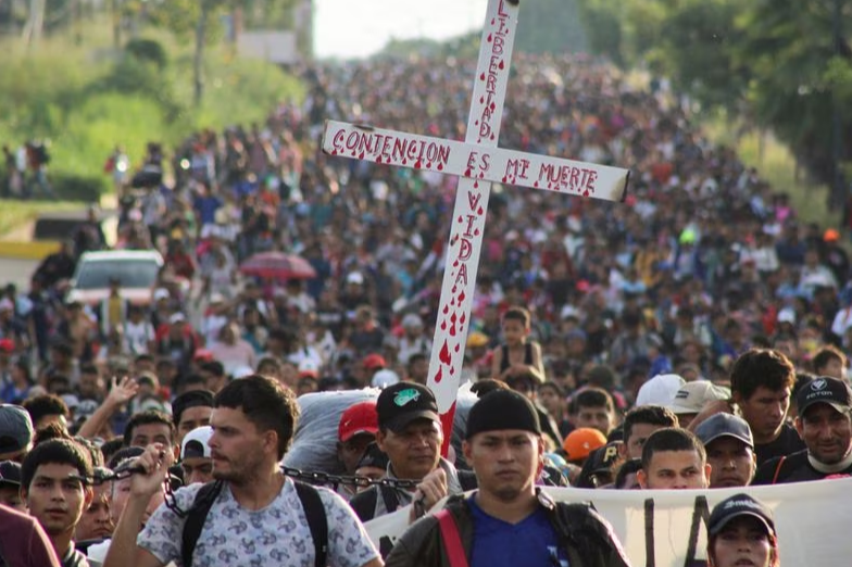 Une caravane de plus de 5 000 migrants quitte l'État mexicain du Chiapas pour les États-Unis