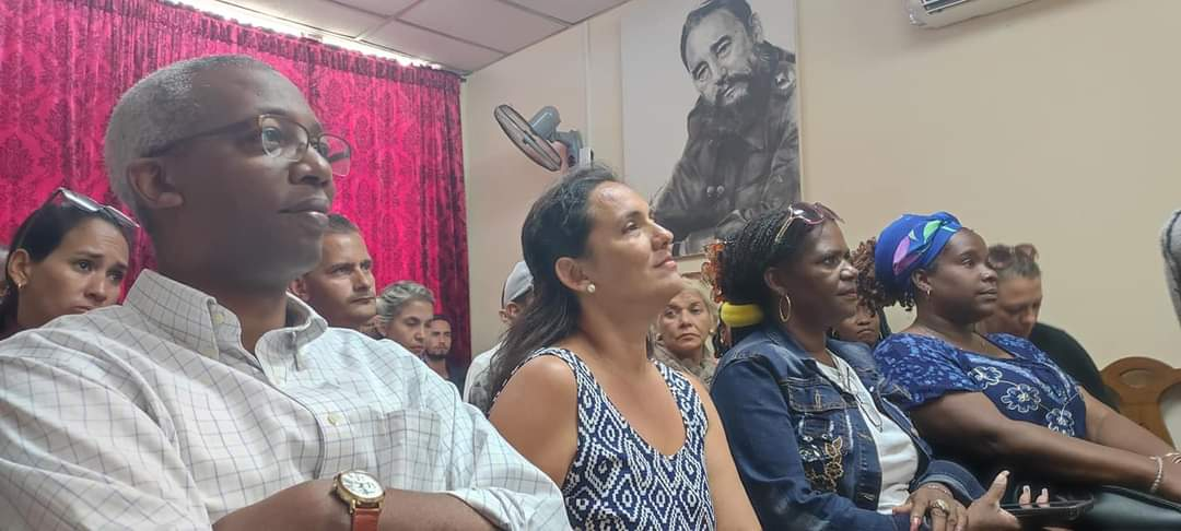 Candidatos a diputados al Parlamento cubano recorren medios de prensa de Camagüey (+ Fotos y Post)