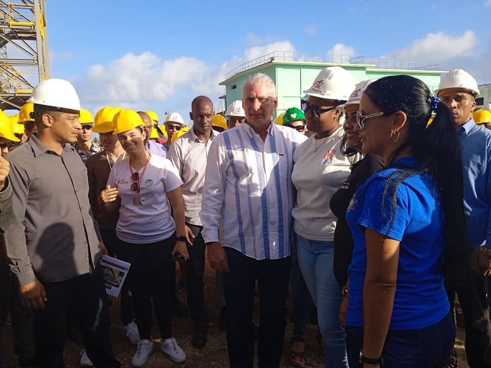 Presidente cubano recorre centros de importancia económica en Nuevitas