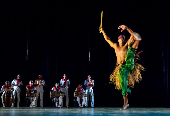 Arte folklórico y danzario prestigia festival Cuba va conmigo
