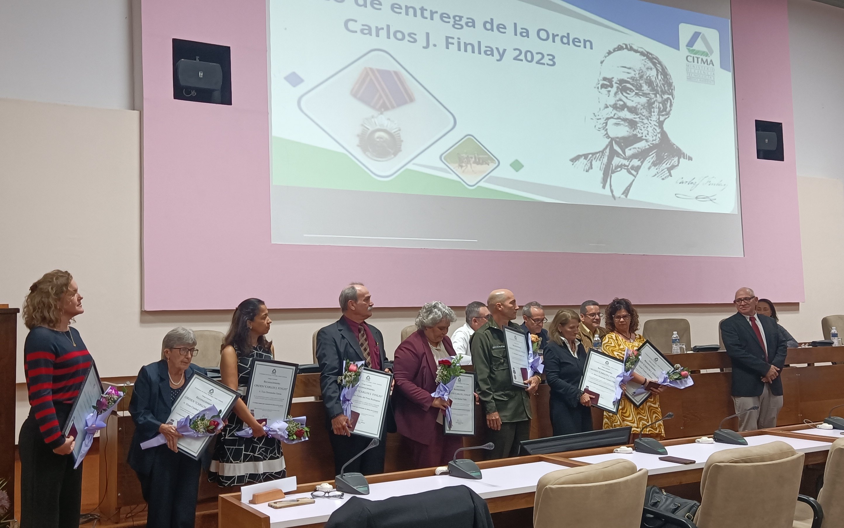 Cuba awards the Carlos J. Finlay Order to prominent scientists (+ Photo)