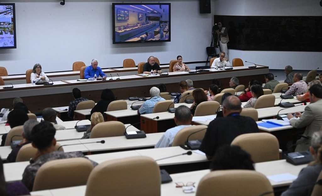 Cuban president to perfect statistical system