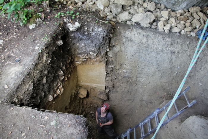 They find a mysterious species of prehistoric human in a cave in Poland