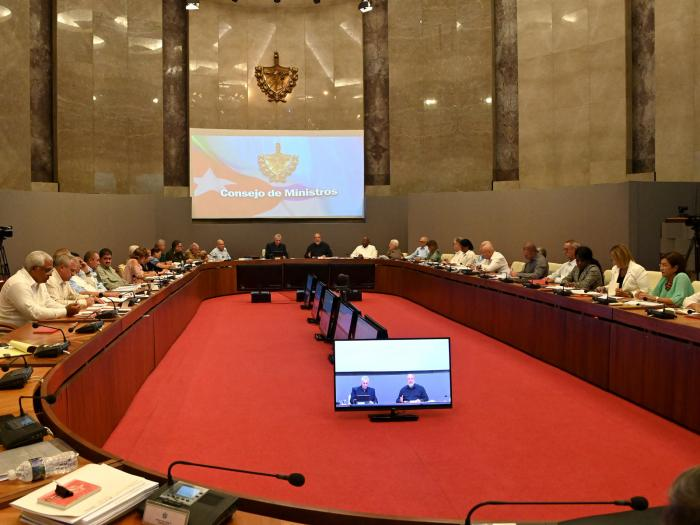 Le Conseil des ministres approuve les normes juridiques à présenter aux députés