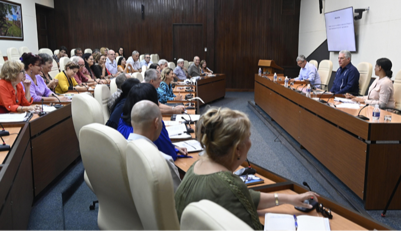 Analyse de la validité des interférons cubains pour la prévention et la lutte contre les nouvelles maladies