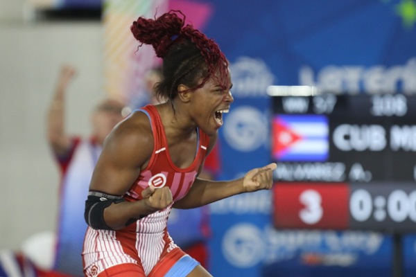 Wrestler Ángela Álvarez reigns at the Yekaterinburg University Festival