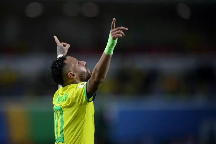 Neymar dépasse Pelé comme meilleur buteur de l'équipe du Brésil