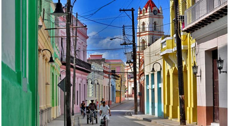 Bien por los abnegados trabajadores de la limpieza en Camagüey
