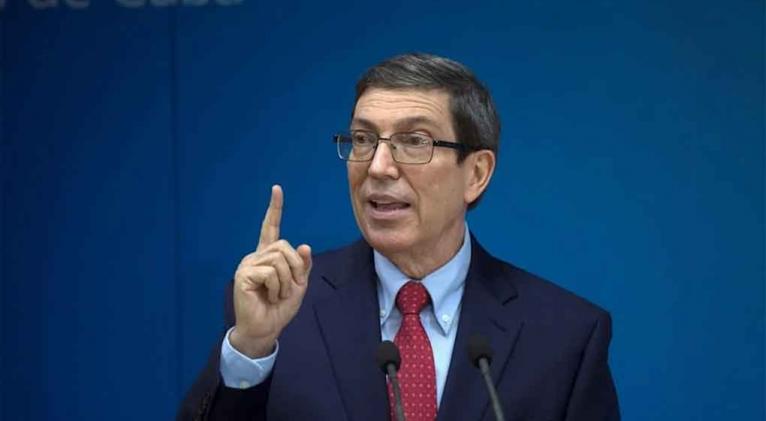 Cuba condena el cierre del espacio aéreo de Venezuela por EEUU