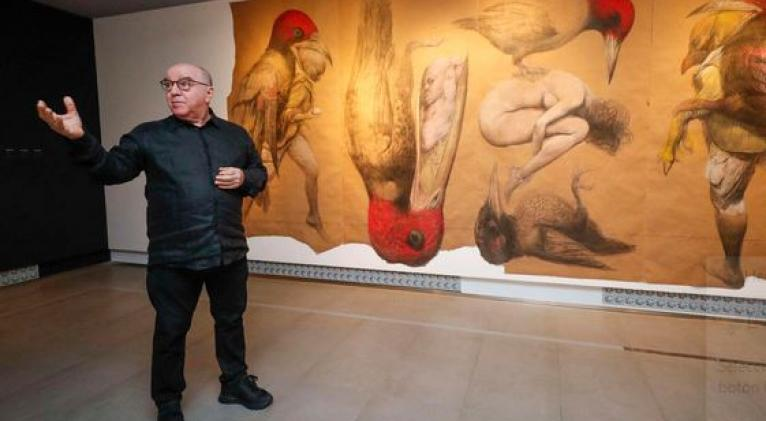 El cubano Roberto Fabelo expone en el Cervantes su onírico 'vicio' con el dibujo