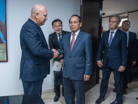 Cuba and Laos reiterate their willingness to strengthen bilateral relations