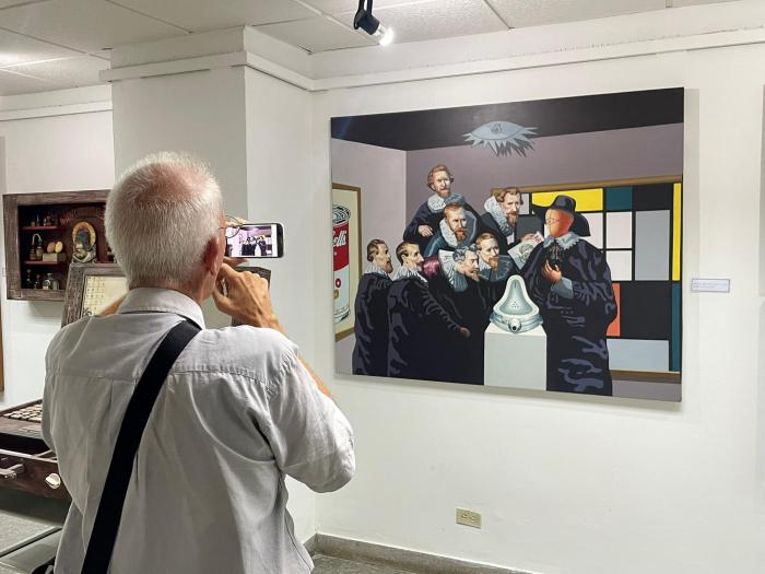 Convocan a la II Bienal de Humor Político