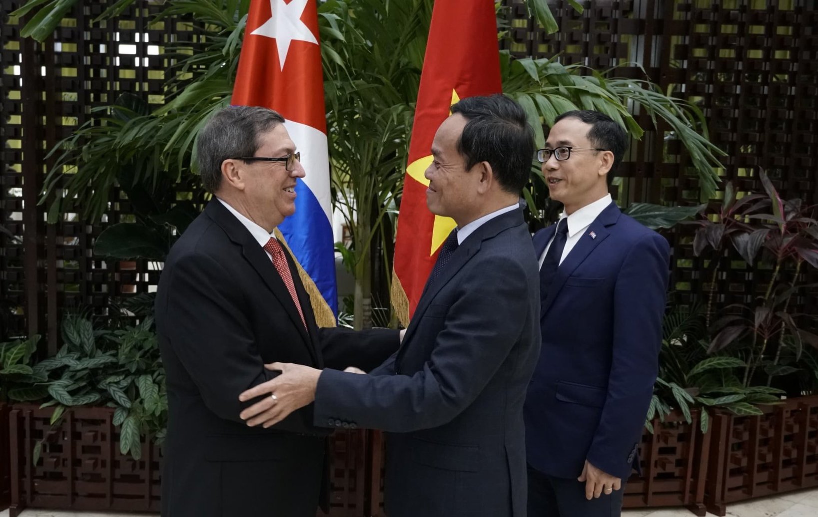 Vietnam y Cuba destacan vínculos de cooperación mutua (+ Posts)