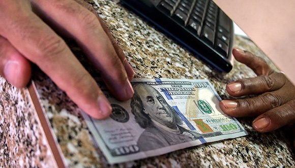 ¿Cómo marcha la implementación del programa de gobierno para corregir distorsiones y reimpulsar la economía?