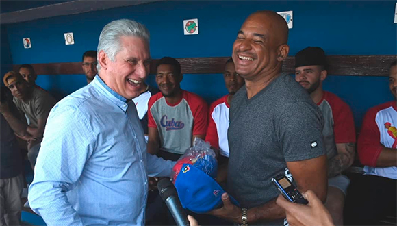Expresa Díaz-Canel confianza en el Equipo Cuba al Clásico Mundial de Béisbol  (+ Fotos)