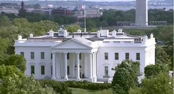 La demolición del ala este de la Casa Blanca, una metáfora de la forma en que Trump arrasa con las normas