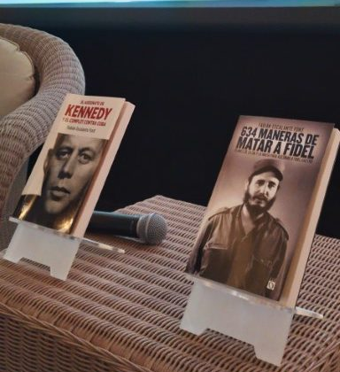 Présentation à Cuba d'un livre sur les attentats contre Fidel Castro