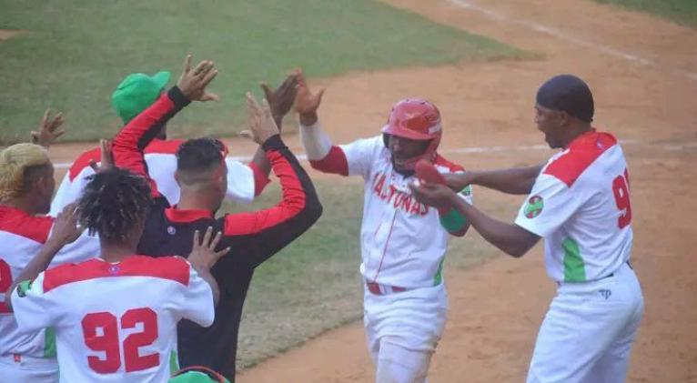 Las Tunas saca su estirpe y accede a la semifinal del campeonato de béisbol