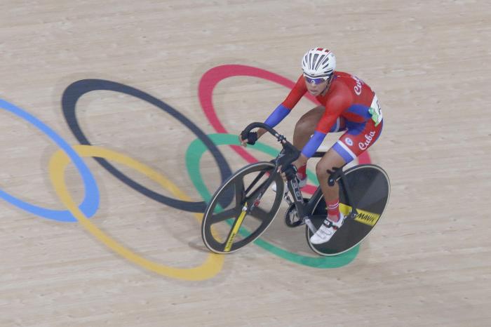 Marlies rueda hacia otro sueño, sin mirar atrás